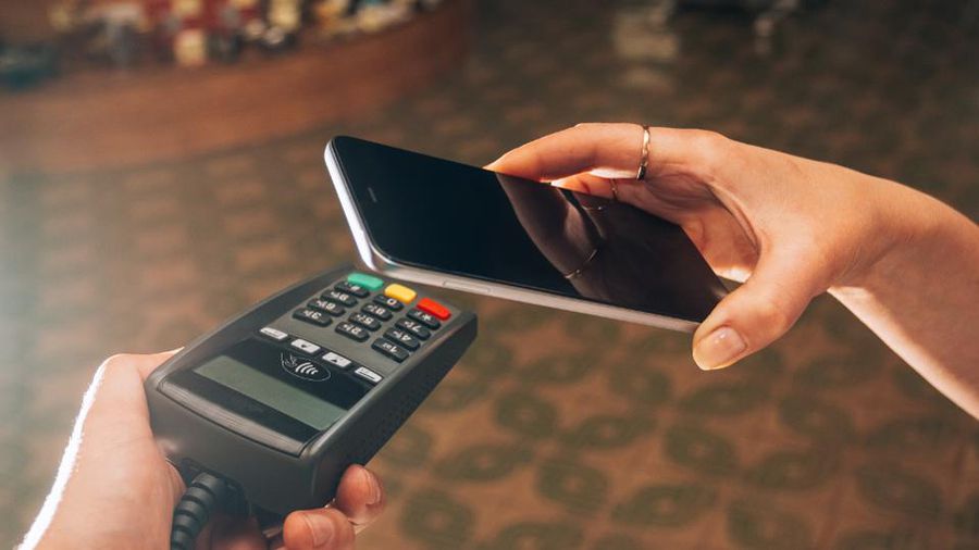 A contactless payment with a mobile phone